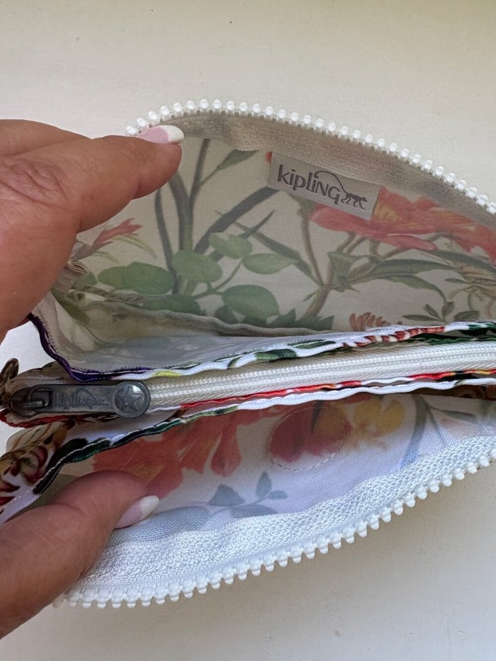 Kipling Pouch + - Picture 2 of 7